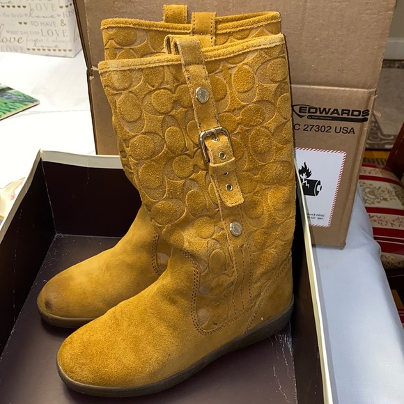 Coach Fur Boots - Picture 1 of 6
